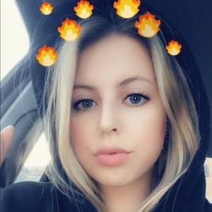 Meet your Posher, Delanie